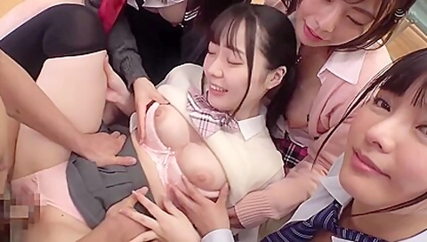 [mmus-065] Guaranteed Panty Shot Action! A Little Devil Beautiful Girl Who Will Lure You To Temptation In All Kinds Of Situations 4 Girls Video